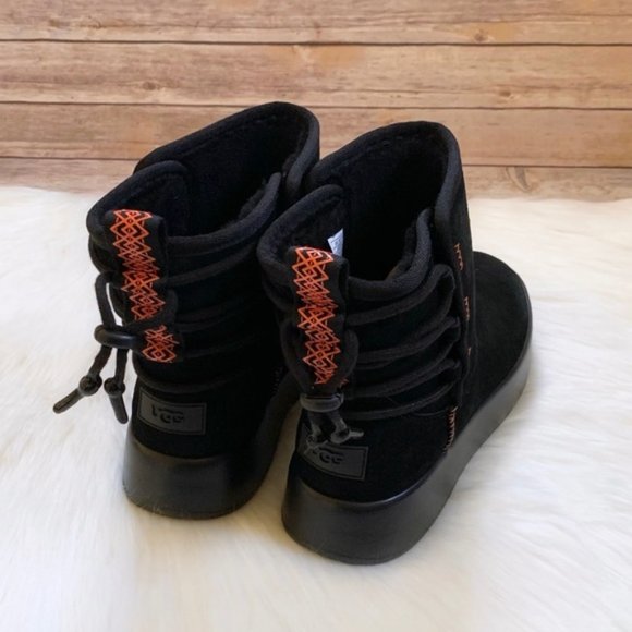 NEW UGG Classic Boom Ankle Boot In Black - Picture 6 of 7